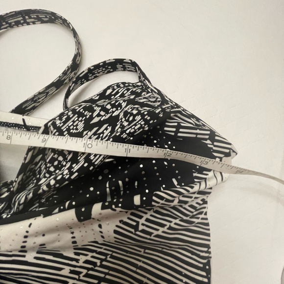 Miraclesuit Size 10 Tankini Top in Black & White. Bottoms in Size 12 solid Black - Picture 6 of 15
